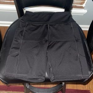 American Eagle biker shorts black. Size M! Never worn but had no tags! 9in long